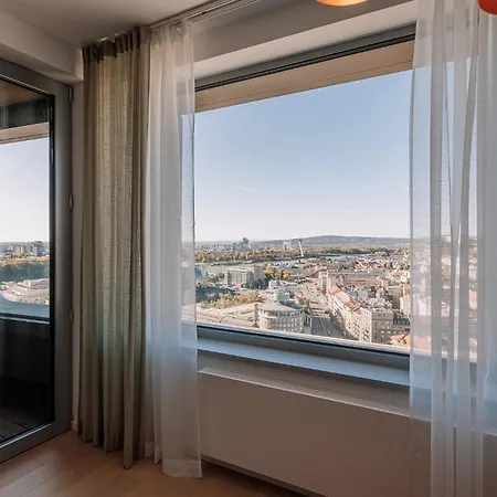 Skau Sky Park Pearl 17 Floor Panoramic View Free Parking * 布拉迪斯拉发
